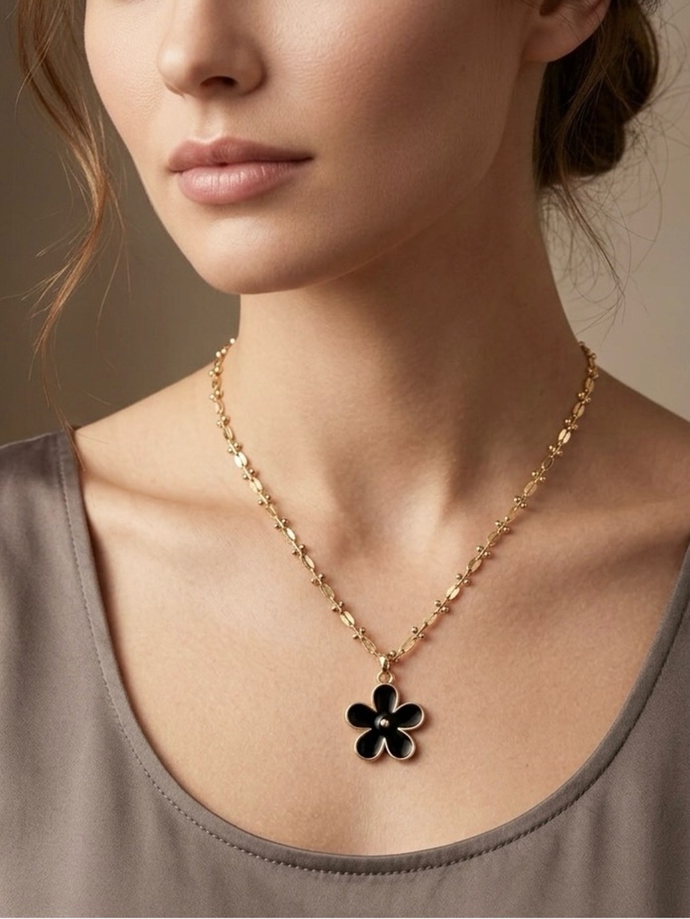 NWT! Beautiful chain necklace with black enamel flower pendant